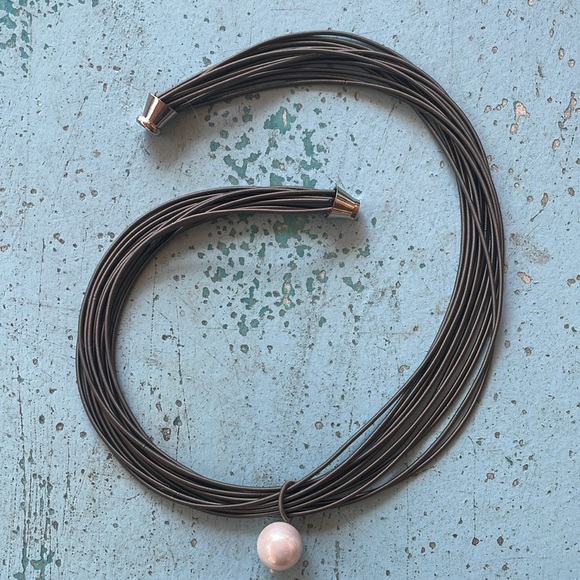 MULTISTRAND SILVER PIANO WIRE MAGNETIC 17.5" NECKLACE & PEARL BEAD PENDANT - Picture 2 of 4